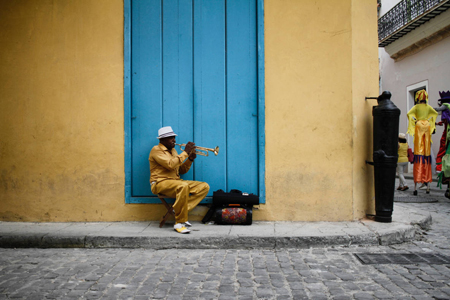 Singer-Songwriter-Musik-mit-suedamerikanischem-Herz-perfekt-fuer-Storytelling